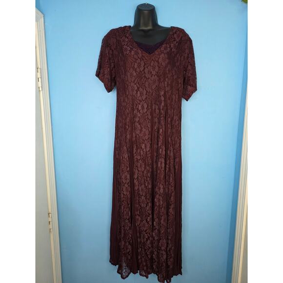 Vintage Nostalgia Dress Size Medium Lace and Layered maroon - Picture 1 of 8